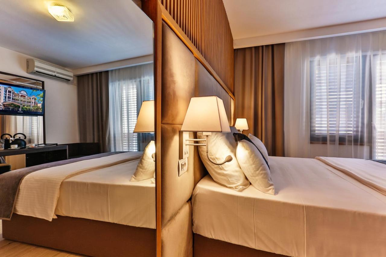 Villa Dvor Kornic Budva Luaran gambar