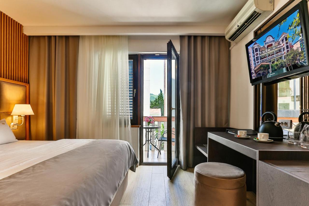 Villa Dvor Kornic Budva Luaran gambar
