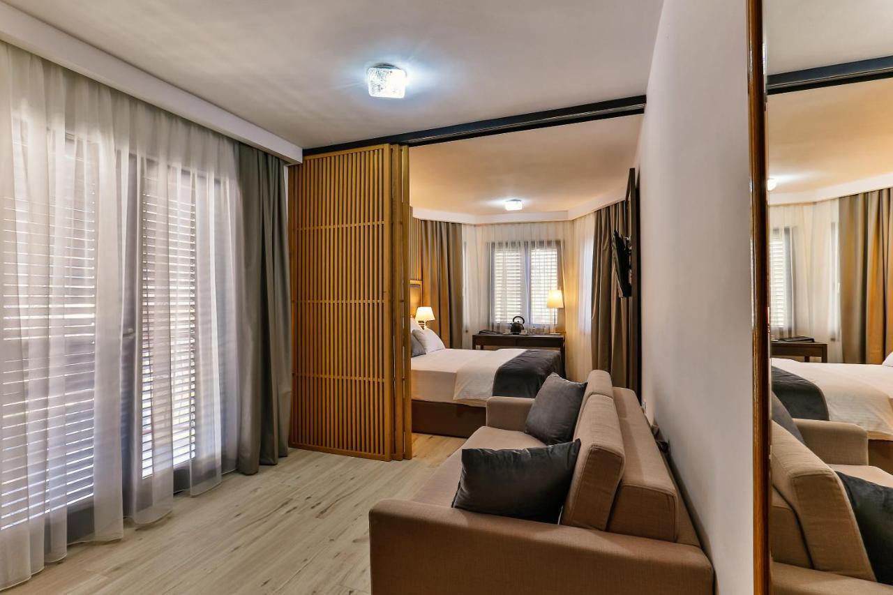 Villa Dvor Kornic Budva Luaran gambar