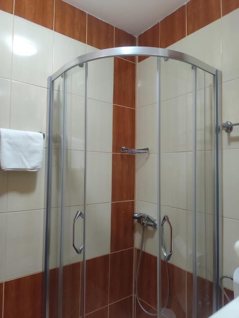 Villa Dvor Kornic Budva Bilik gambar