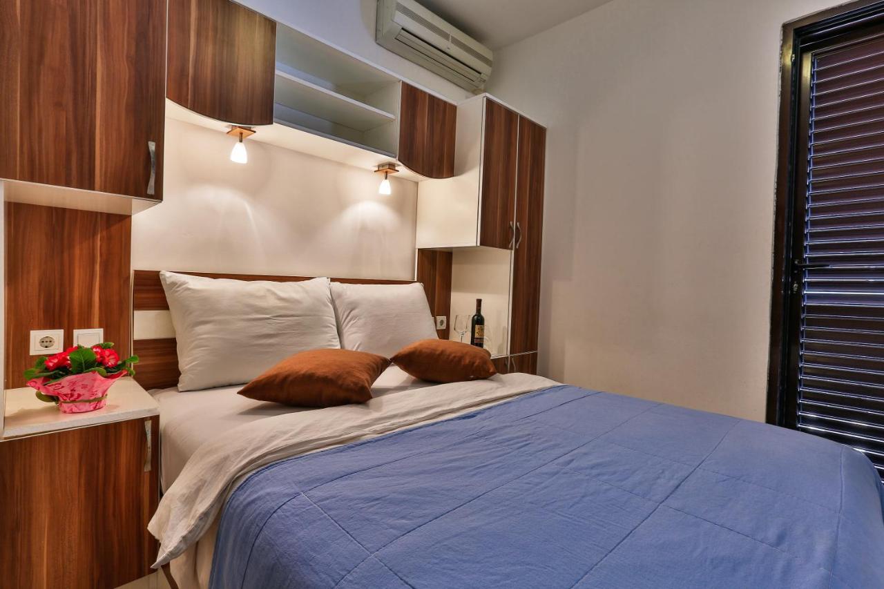 Villa Dvor Kornic Budva Luaran gambar
